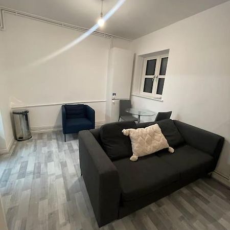 לונדון Lovely Spacious Entire 1 Bedroom Apartment - New Management מראה חיצוני תמונה